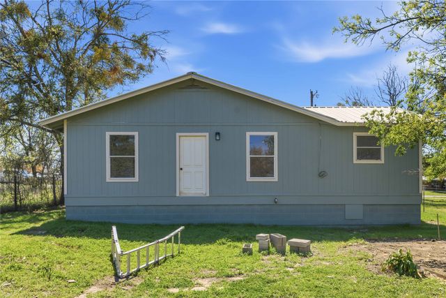 1604 5th Street, Goldthwaite, TX 76844
