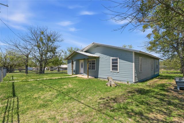 1604 5th Street, Goldthwaite, TX 76844