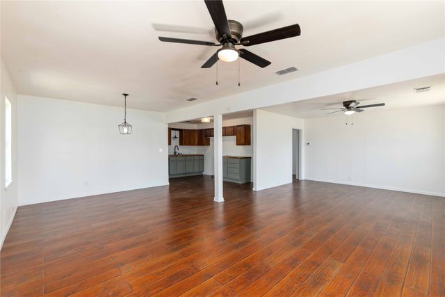 1604 5th Street, Goldthwaite, TX 76844