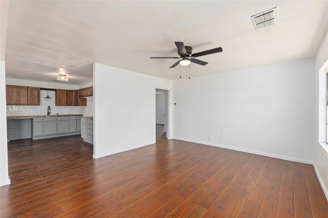 1604 5th Street, Goldthwaite, TX 76844