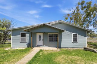 1604 5th Street, Goldthwaite, TX 76844
