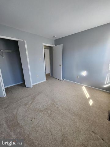 206 OLIPHANT LN, Mount Laurel, NJ 08054