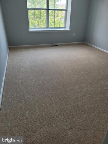 206 OLIPHANT LN, Mount Laurel, NJ 08054