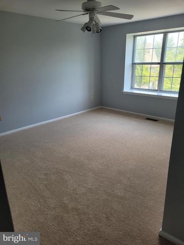 206 OLIPHANT LN, Mount Laurel, NJ 08054