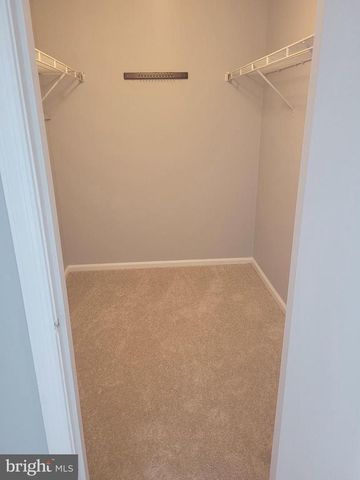 206 OLIPHANT LN, Mount Laurel, NJ 08054