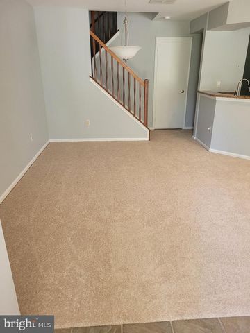 206 OLIPHANT LN, Mount Laurel, NJ 08054