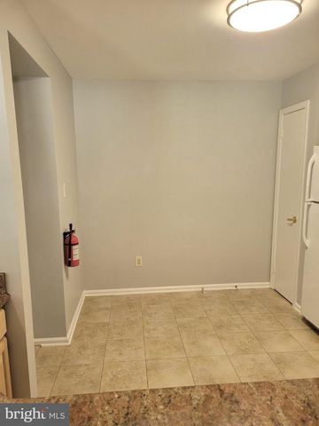 206 OLIPHANT LN, Mount Laurel, NJ 08054