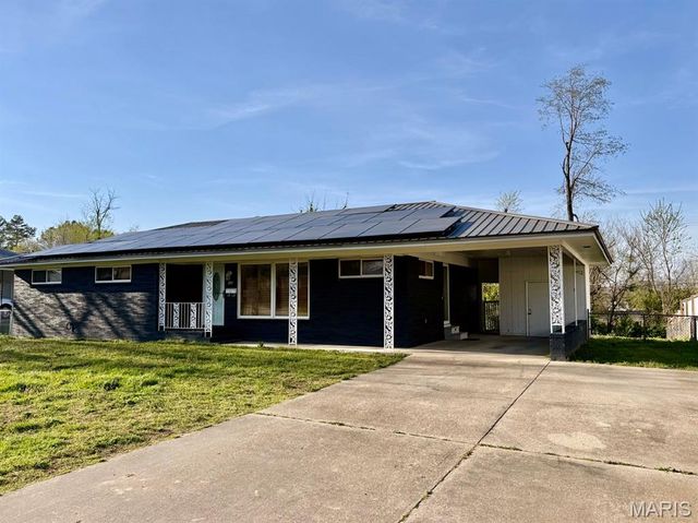 1014 N Woodland Drive, Dexter, MO 63841