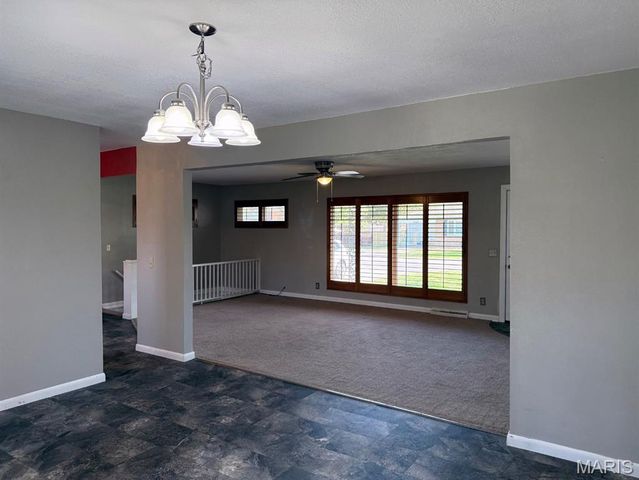 1014 N Woodland Drive, Dexter, MO 63841