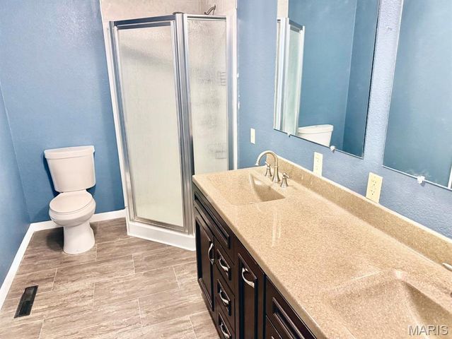 1014 N Woodland Drive, Dexter, MO 63841