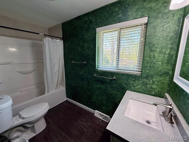 1014 N Woodland Drive, Dexter, MO 63841