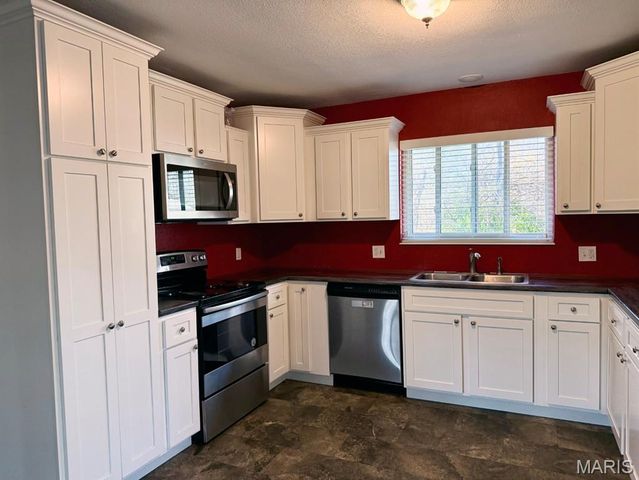 1014 N Woodland Drive, Dexter, MO 63841