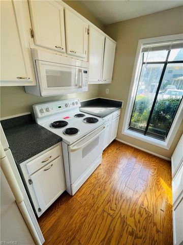 2607 Cottage Place, Greensboro, NC 27455