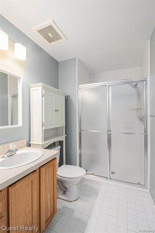 20082 Rodeo Court 8, Southfield, MI 48075