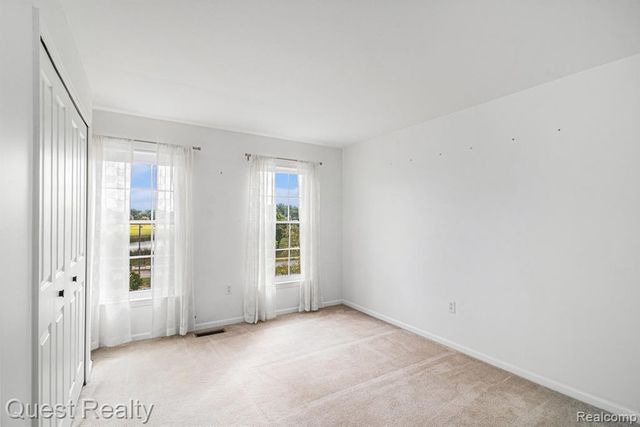 20082 Rodeo Court 8, Southfield, MI 48075