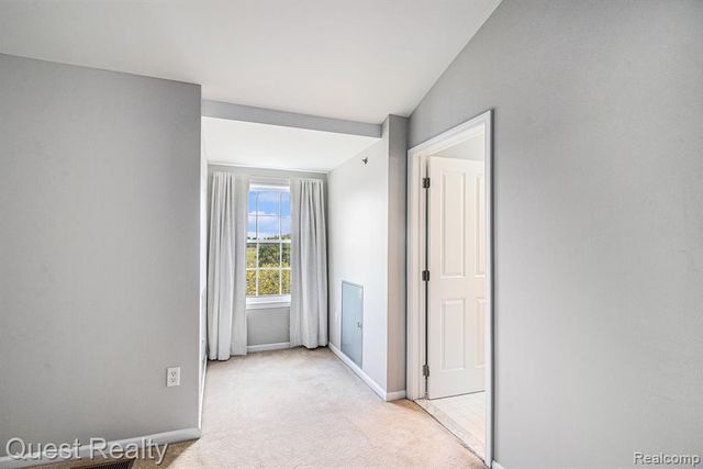 20082 Rodeo Court 8, Southfield, MI 48075