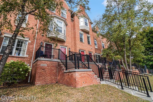 20082 Rodeo Court 8, Southfield, MI 48075