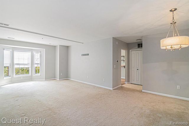 20082 Rodeo Court 8, Southfield, MI 48075