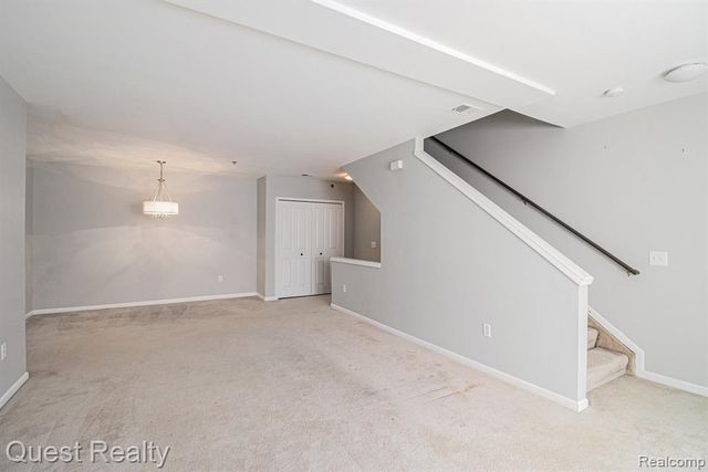 20082 Rodeo Court 8, Southfield, MI 48075