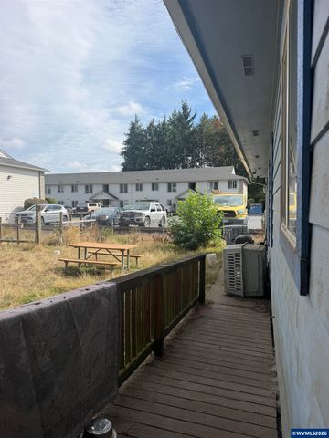 1255 W Washington St, Stayton, OR 97383