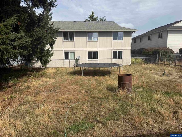 1255 W Washington St, Stayton, OR 97383