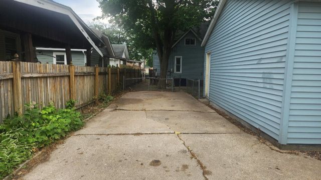 1518 9th Avenue, Rockford, IL 61104