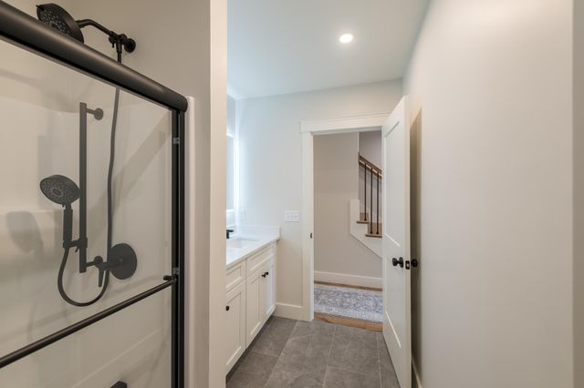 60 White Oaks Rd Unit 21, Laconia, NH 03246