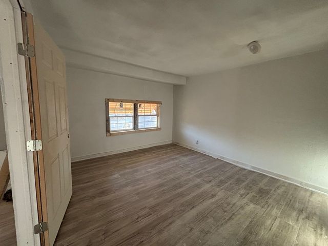 1010 NE 6th St, Andrews, TX 79714