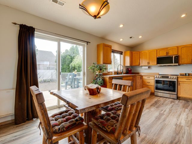 520 E Beverly Ave, Medical Lake, WA 99022