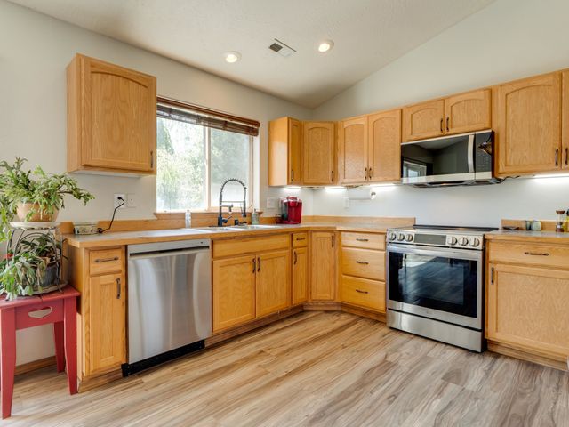 520 E Beverly Ave, Medical Lake, WA 99022