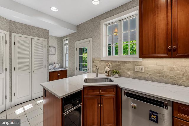 3810 FENCHURCH RD, Baltimore, MD 21218