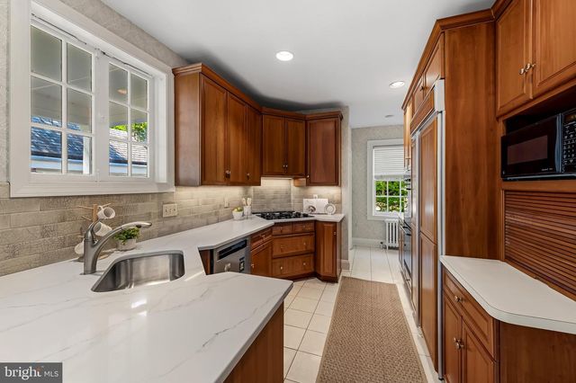 3810 FENCHURCH RD, Baltimore, MD 21218