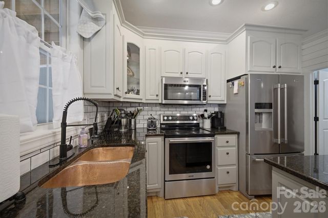 2570 Blowing Rock Boulevard, Lenoir, NC 28645