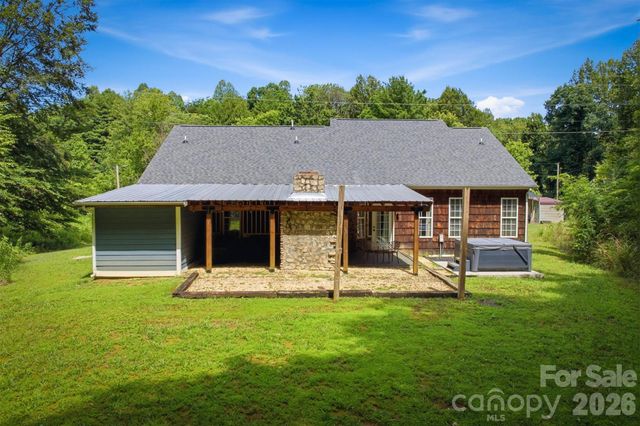 2570 Blowing Rock Boulevard, Lenoir, NC 28645