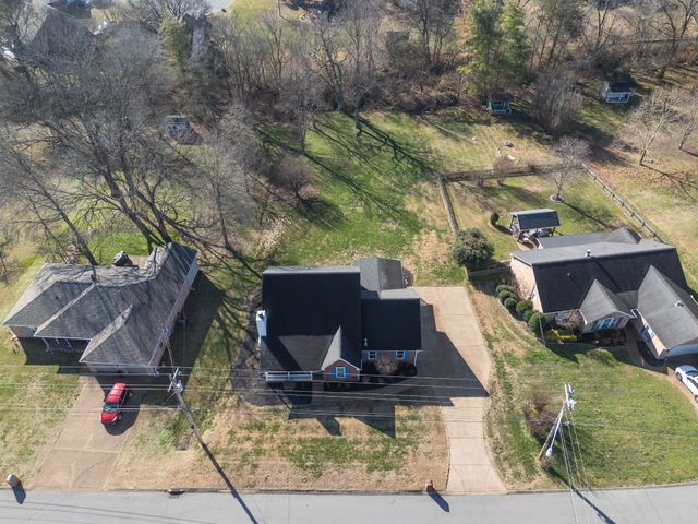 1009 Victoria Ln, W, Hendersonville, TN 37075