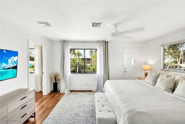 1285 Grand Canal DR, Naples, FL 34110