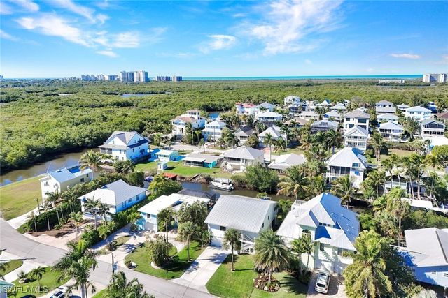 1285 Grand Canal DR, Naples, FL 34110