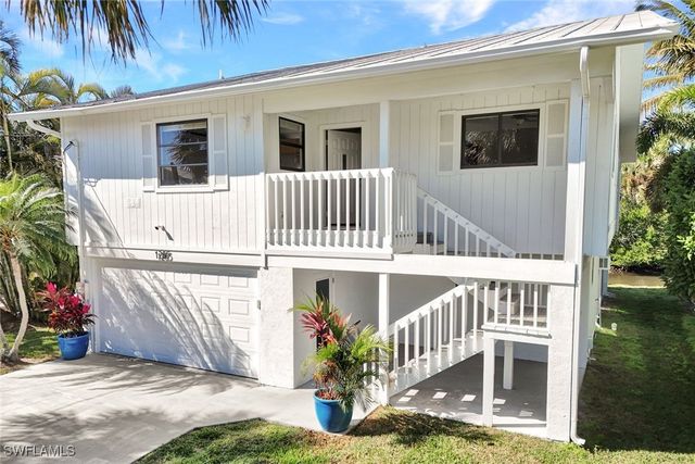 1285 Grand Canal DR, Naples, FL 34110