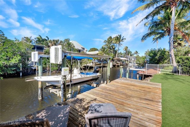 1285 Grand Canal DR, Naples, FL 34110