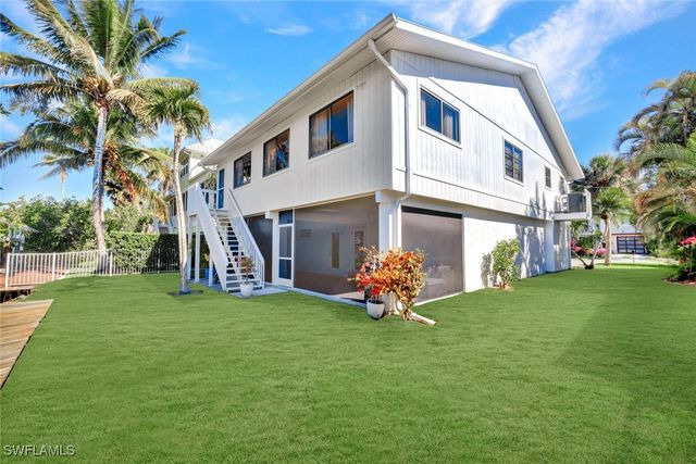 1285 Grand Canal DR, Naples, FL 34110