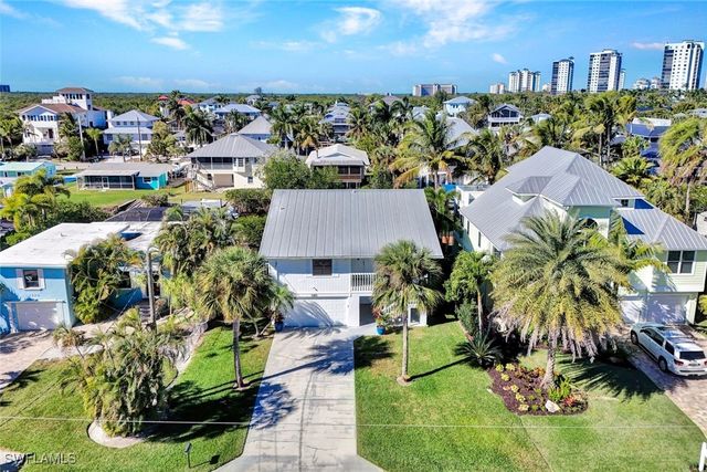 1285 Grand Canal DR, Naples, FL 34110