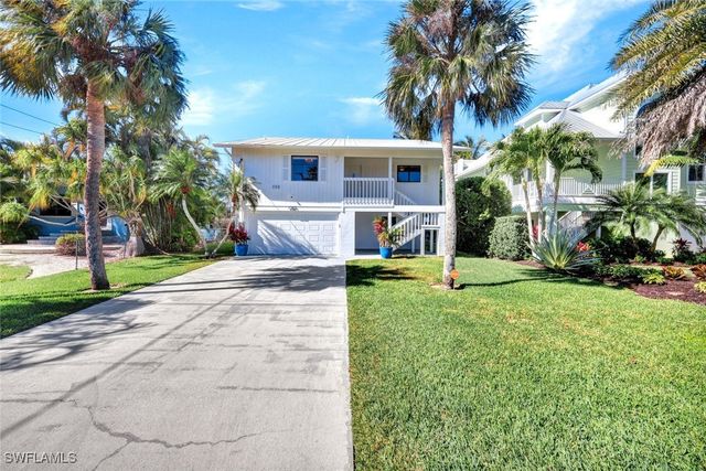 1285 Grand Canal DR, Naples, FL 34110