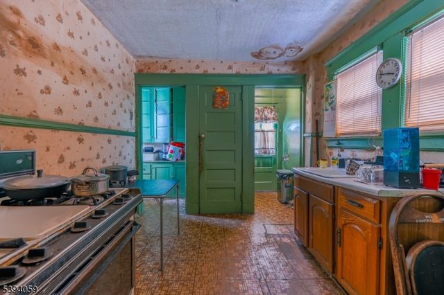 5 N 22Nd St, East Orange City, NJ 07017