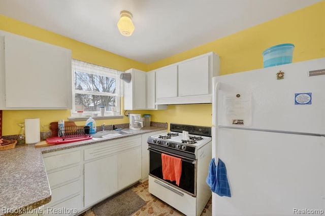 12110 Belmont Avenue, Warren, MI 48089