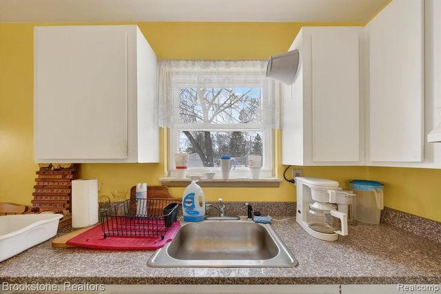 12110 Belmont Avenue, Warren, MI 48089