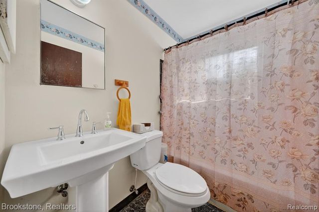 12110 Belmont Avenue, Warren, MI 48089