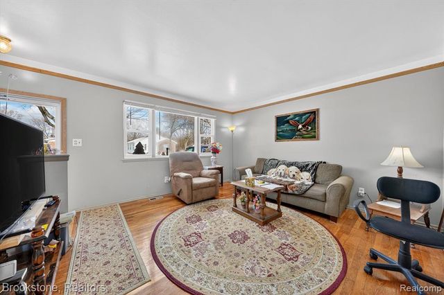 12110 Belmont Avenue, Warren, MI 48089