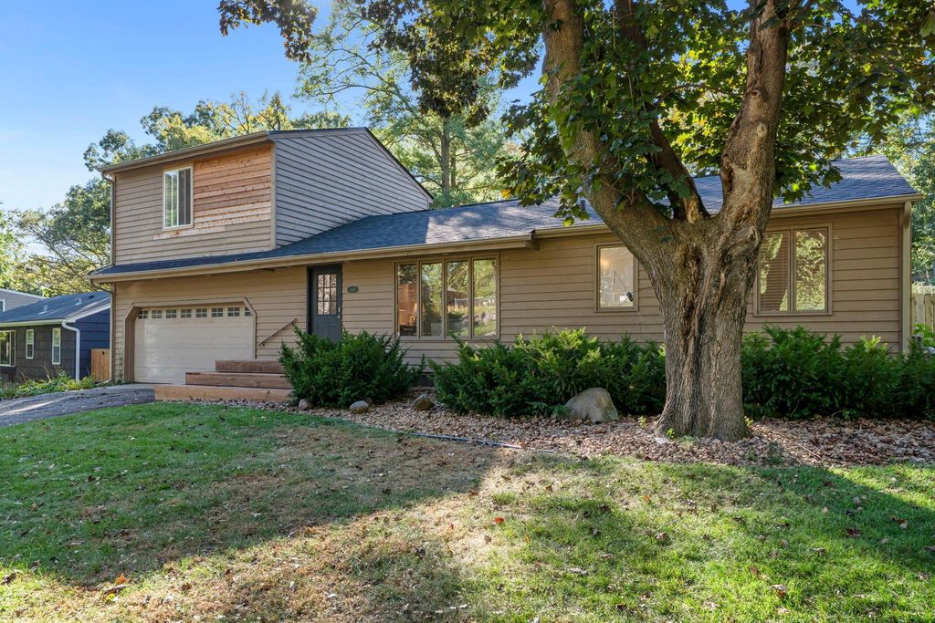 4848 Arlington Drive, Minnetonka, MN 55343