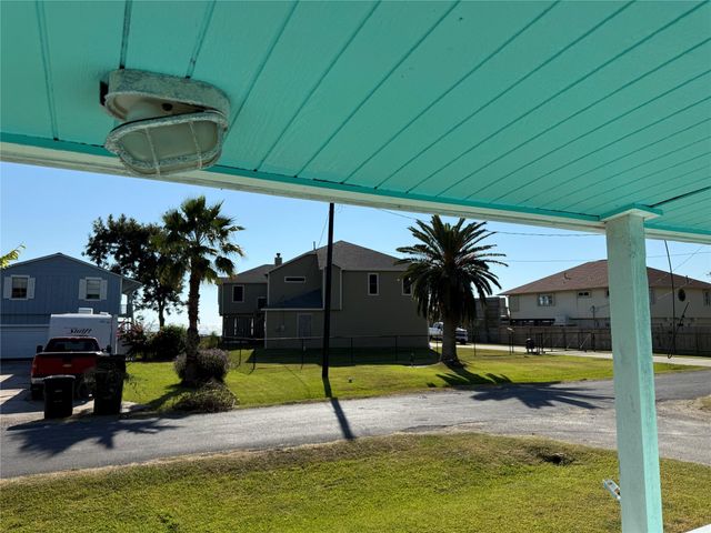 726 4th Street, San Leon, TX 77539