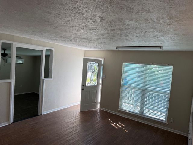 726 4th Street, San Leon, TX 77539